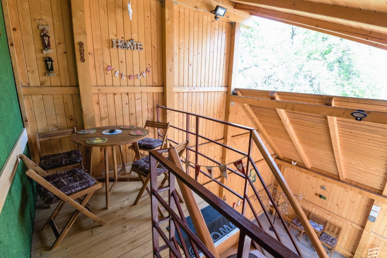 Wooden Attic Apartment Brasov Bagian luar foto