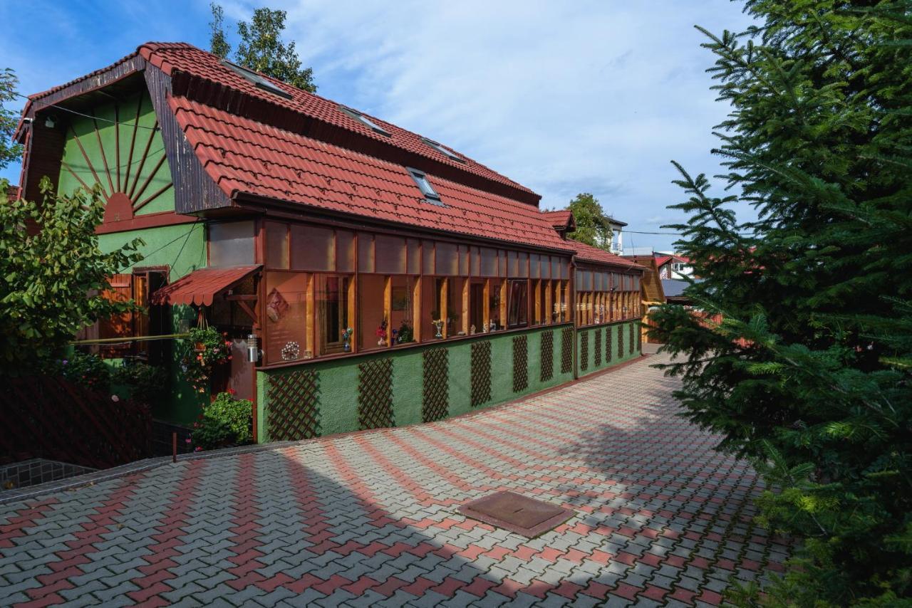 Wooden Attic Apartment Brasov Bagian luar foto